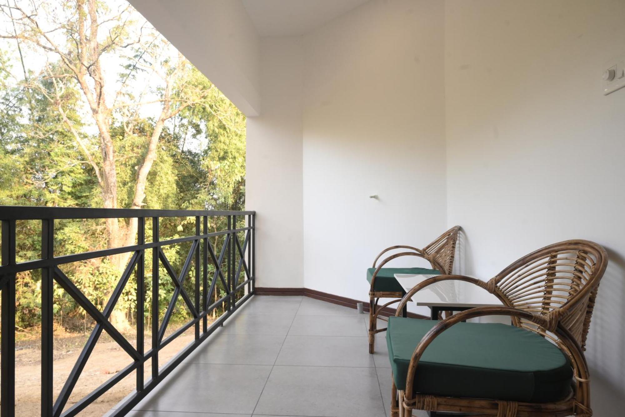 Landmark Woods Hotel Kaziranga Exterior photo