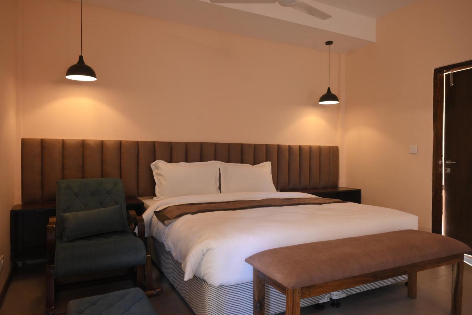 Landmark Woods Hotel Kaziranga Exterior photo