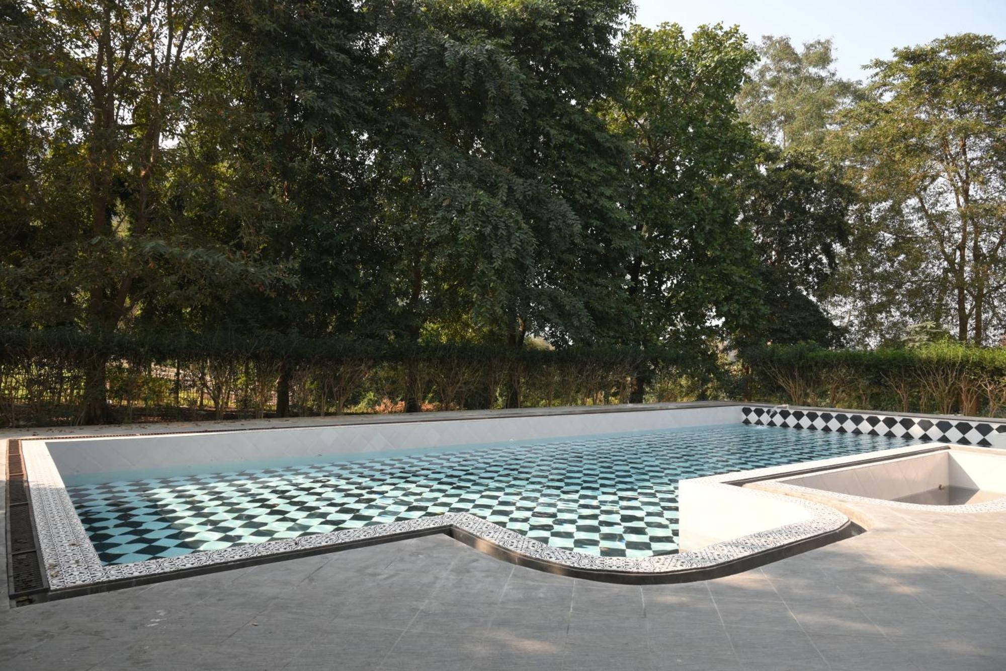 Landmark Woods Hotel Kaziranga Exterior photo